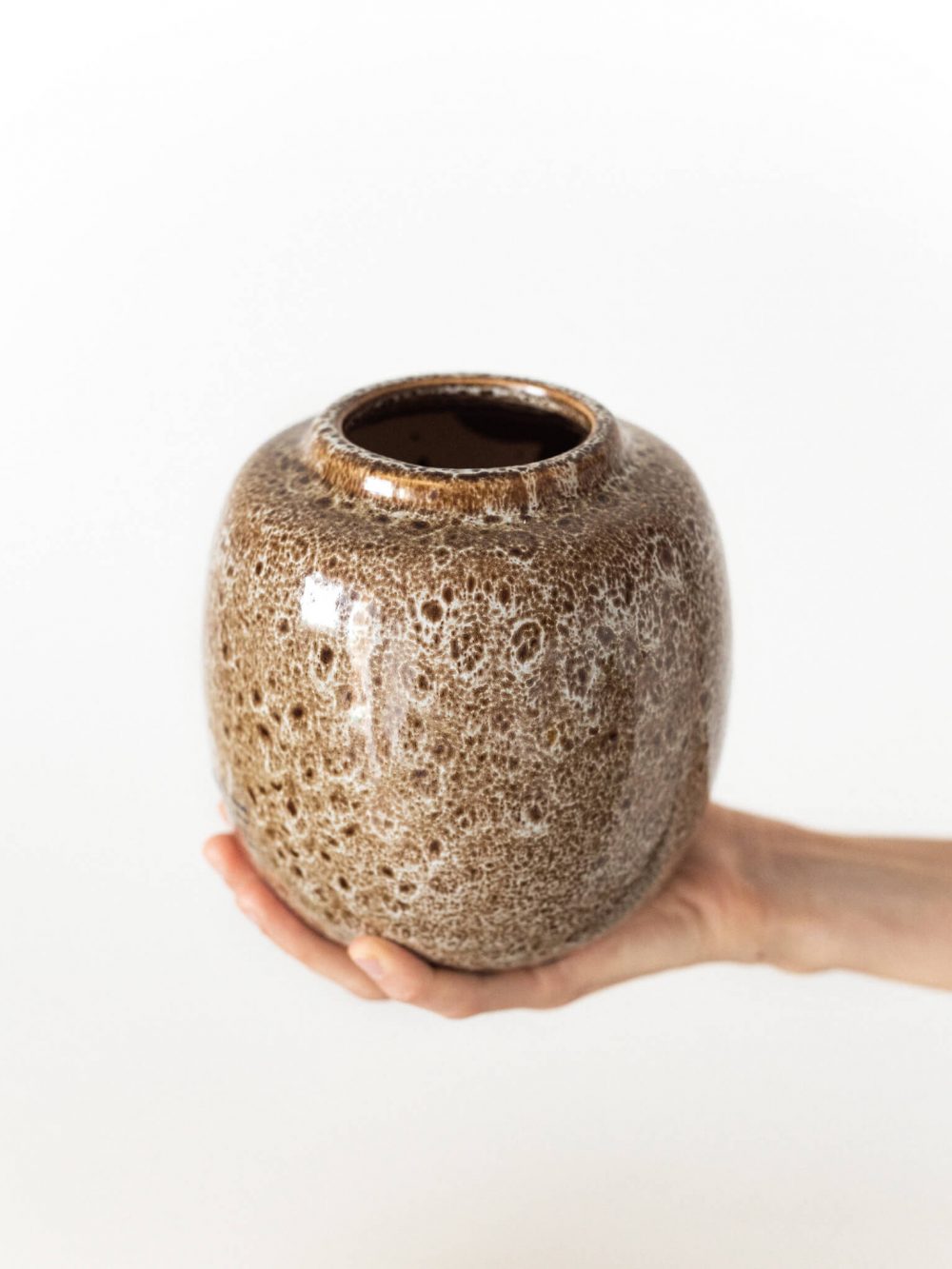 Rjava keramična vaza Dana