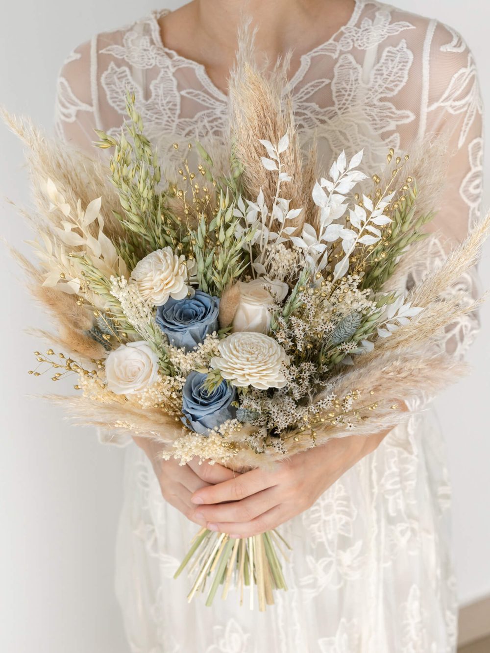 Poročni šopek iz suhega cvetja / Antoinette