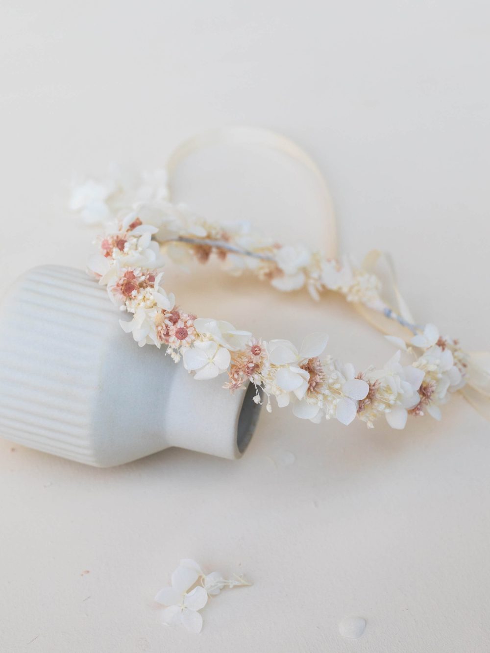 Lasni cvetlični venček - White Blush